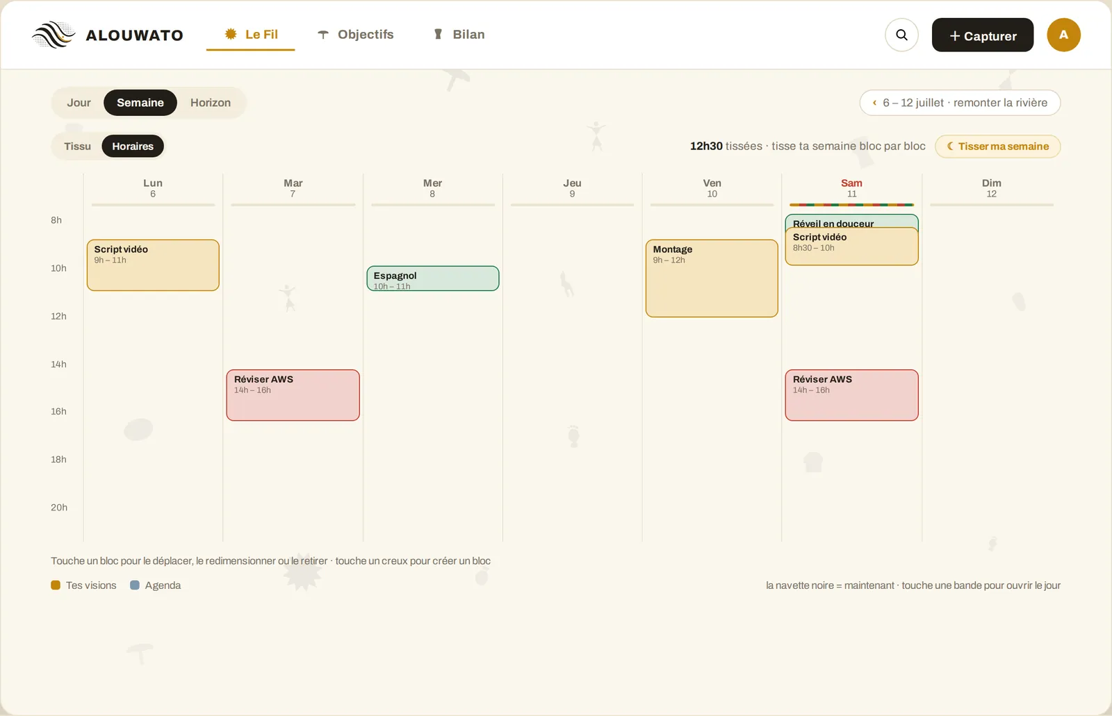 Alouwato's weekly grid on desktop: seven day columns (Lun 6 to Dim 12) over an hour scale from 8h to 20h, with coloured time blocks, gold for 'Script video' and 'Montage', red for 'Reviser AWS', green for 'Espagnol' and 'Reveil en douceur'; a header reads '12h30 tissees - tisse ta semaine bloc par bloc' with a 'Tisser ma semaine' button, and a footer note 'Touche un bloc pour le deplacer, le redimensionner ou le retirer'.