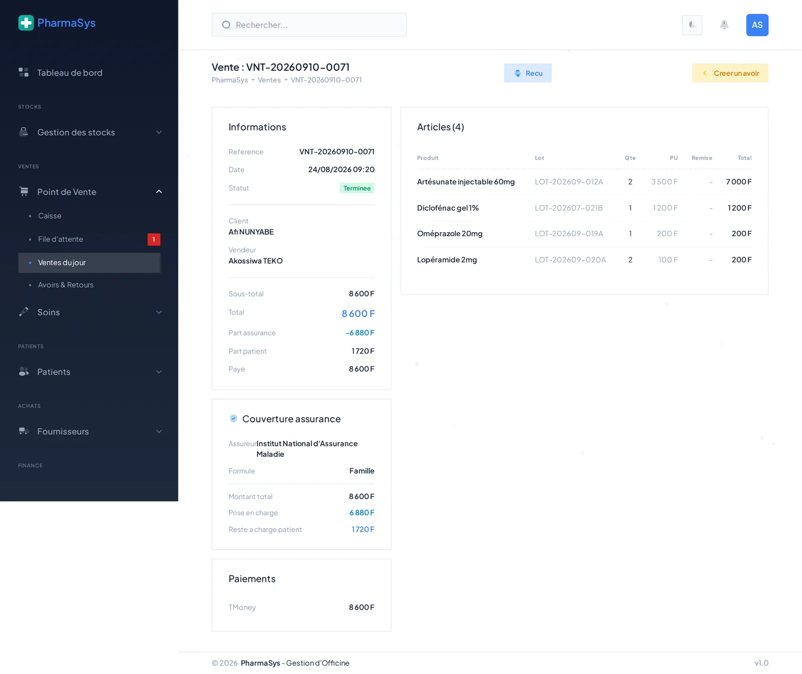 A sale detail page, VNT-20260910-0071, status 'Terminee', customer Afi NUNYABE, seller Akossiwa TEKO. Totals: sous-total 8 600 F, total 8 600 F, 'Part assurance -6 880 F', 'Part patient 1 720 F', 'Paye 8 600 F'. An 'Articles (4)' table with product, batch, quantity, unit price and total: Artesunate injectable 60mg LOT-202609-012A x2, Diclofenac gel 1% LOT-202607-021B x1, Omeprazole 20mg LOT-202609-019A x1, Loperamide 2mg LOT-202609-020A x2. A 'Couverture assurance' card: insurer 'Institut National d'Assurance Maladie', plan 'Famille', montant total 8 600 F, prise en charge 6 880 F, reste a charge patient 1 720 F. A 'Paiements' card: TMoney 8 600 F.